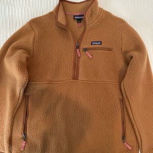 Like new Women’s size Large PATAGONIA Retro Pile Fleece Marsupial